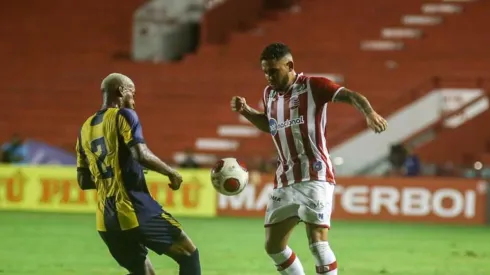 Tiago Caldas/CNC/ Náutico e Retrô tem duelo equilibrado e polêmico em histórico do confronto; times fazem à final do Campeonato Pernambucano.
