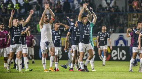 Foto: Fernando Torres/AGIF – Vanilson estreou contra o Cruzeiro, na vitória por 2 a 1 pela Copa do Brasil
