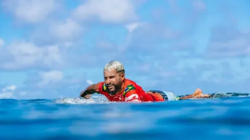 Brent Bielmann/World Surf League via Getty Images/ Italo Ferreira quebra o nariz em treino e ironiza ‘manobra’.
