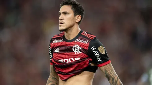 Foto: (Jorge Rodrigues/AGIF) – Pedro, do Flamengo, se posicionou pela primeira vez após o interesse do Palmeiras
