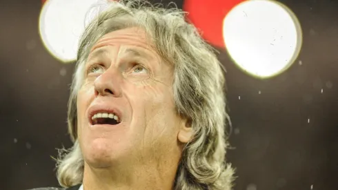 Jorge Jesus vai ao delírio com torcida do Botafogo e vídeo viraliza