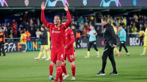 Van Dijk, capitão do Liverpool na maior parte do jogo contra o Villarreal, comemora classificação para a final da Liga dos Campeões; desde a chegada do holandês, Reds chegaram à decisão do torneio continental em três dos cinco anos de disputa
