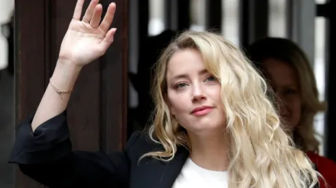 Amber Heard na porta do tribunal – Foto: John Phillips/Getty Images
