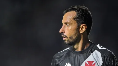 Nenê tomou o terceiro cartão amarelos em Vasco x Bahia (Foto: Thiago Ribeiro/AGIF)
