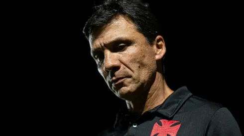 Jorge Rodrigues/AGIF. Desempenho de Zé Ricardo à frente do Vasco tem sido contestado pela torcida cruzmaltina
