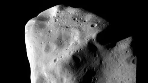 Asteroide gigante vai passar perto da Terra
