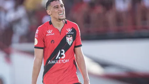 Heber Gomes/AGIF – Baralhas em ação pelo Dragão.
