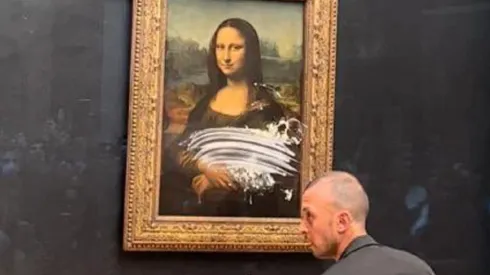 Quadro da Monalisa foi atacado no Museu do Louvre; homem usou torta para tentar manchar a obra
