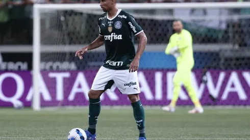 Murilo em ação com a camisa do Palmeiras (Foto: Ettore Chiereguini/AGIF)
