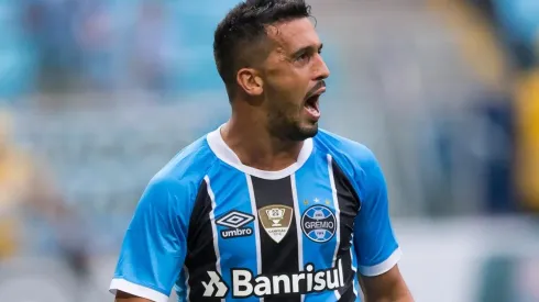 Edílson deve retornar ao Grêmio contra o Vasco (Foto: Jeferson Guareze/AGIF)

