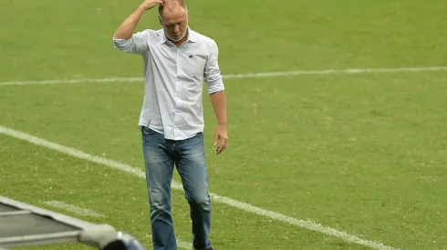 Walmir Cirne/AGIF – Mano agita torcida horas antes do jogo do Inter.
