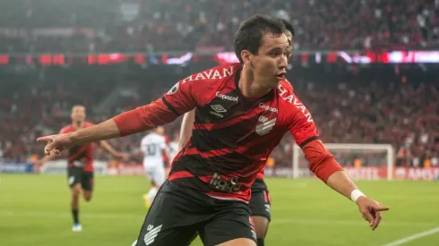 Gabriel Machado/AGIF – Pablo volta a marcar pelo Athletico em vitória
