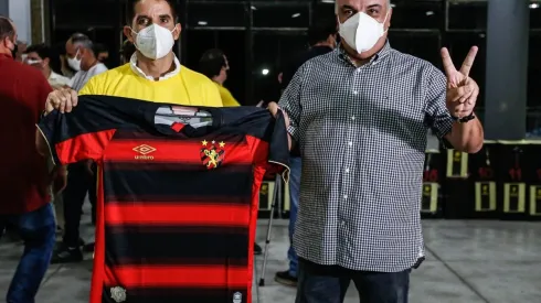Agif/Paulo Paiva – Romão lidera Sport em confronto com Flamengo que não aconteceu no campo em 87
