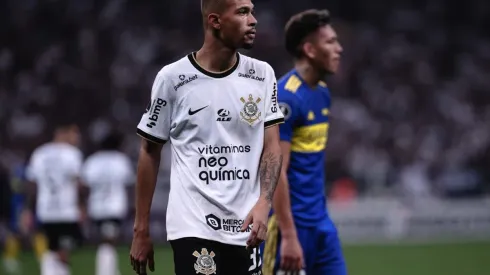 João Victor em ação em Corinthians x Boca Juniors (Foto: Ettore Chiereguini/AGIF)
