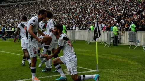 Thiago Ribeiro/AGIF – Torcida do Vasco esgota ingressos no Maracanã
