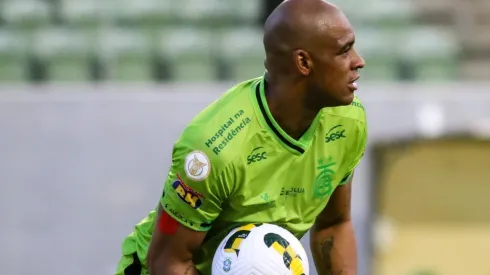 Foto: Fernando Moreno/AGIF – Após saída de Jailson, América busca substituto na equipe
