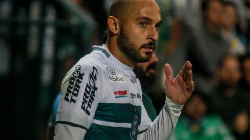 Foto: Gabriel Machado/AGIF – Coritiba monitora substituto para Régis
