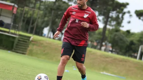 Gustavo Oliveira/Athletico - Marlos quer deixar o Athletico