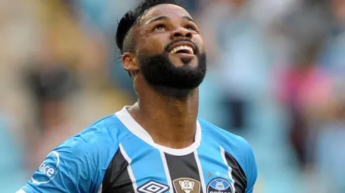 Foto: Ricardo Rímoli/AGIF – Fernandinho: autor de gol na final da Libertadores de 2017 pelo Grêmio, atacante está sem clube
