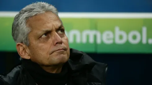 Foto: Guilherme Hahn/AGIF - Nome de Reinaldo Rueda foi também oferecido ao Peixe, mas argentino ganhou força nesta 5ª