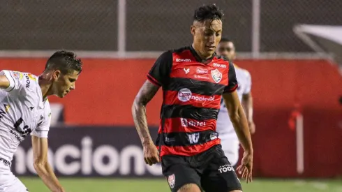 Foto: Renan Oliveira/AGIF – Gabriel chegou ao Vitória na metade da temporada.
