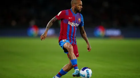 Foto: Jason McCawley/Getty Images – Daniel Alves voltou ao Barcelona para se recuperar de lesão
