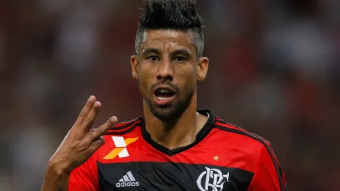 Foto: Wagner Meier/AGIF – Léo Moura assistiu a Flamengo x Inter ao lado do empresário de Pedro Henrique
