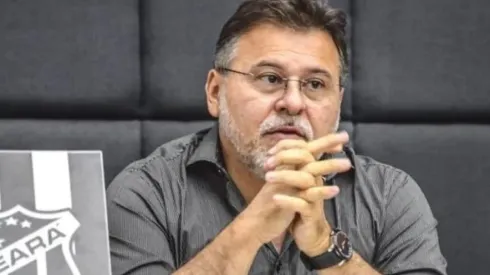 Felipe Santos/CearaSC.com – Robinson de Castro é avisado sobre penalidade ao Ceará
