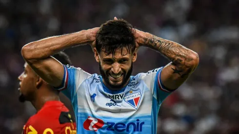 Foto: Kely Pereira/AGIF - Lateral do Grêmio, Juninho Capixaba atrai olhares do Brasil e do exterior