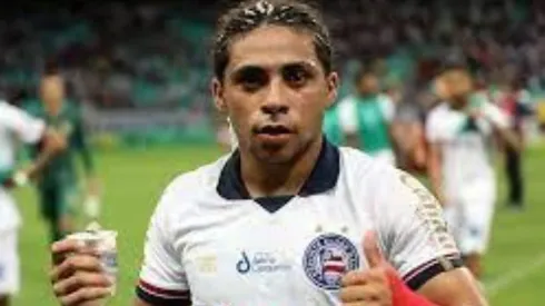 Felipe Oliveira / Bahia/ Victor Jacaré, Davô e +9; Barroca esboça Bahia para selar o acesso para a Série A do Brasileirão.
