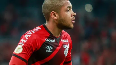 Foto: Gabriel Machado/AGIF - Vitor Roque tem multa agora de R$ 280 milhões para clubes do Brasil