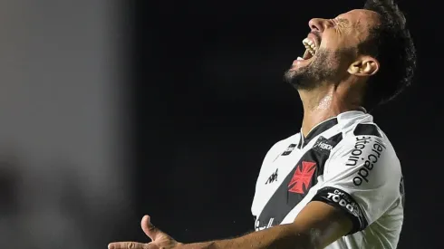 Foto: Thiago Ribeiro/AGIF – Vasco, de Nenê, perdeu chance de subir na última quinta e embolou "briga" entre concorrentes
