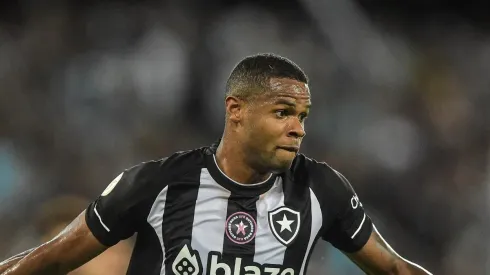 Thiago Ribeiro/AGIF – Junior Santos, atacante do Botafogo
