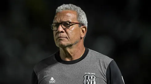 Thiago Ribeiro/AGIF – Hélio dos Anjos, técnico da Ponte Preta
