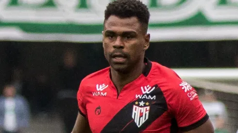 Robson Mafra/AGIF – Wanderson, zagueiro do Atlético-GO
