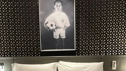 Foto: Reppodução/Instagram – Quarto de Neymar em Doha está decorado com itens relacionados ao Santos
