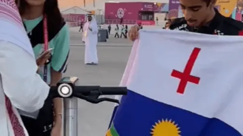 Foto: Reprodução Vídeo/ "Fui atacado..."; Jornalista revela repreensão da polícia do Qatar após bandeira de Pernambuco ser confundida com da LGBTQIAP+.
