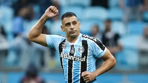 Pedro H. Tesch/AGIF – Diego Souza, centroavante do Grêmio
