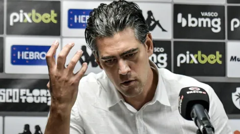 Paulo Bracks entrega sobre futuro de Alex Teixeira no Vasco