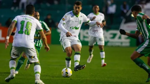 Foto: Luiz Erbes/AGIF – Danilo Avelar fez bom 2022 com o América-MG
