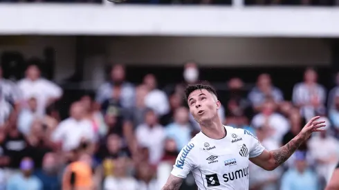 Ettore Chiereguini/AGIF / Zanocelo, Jair e +6; Especulações no mercado da bola do Vasco agitam os bastidores do Clube.
