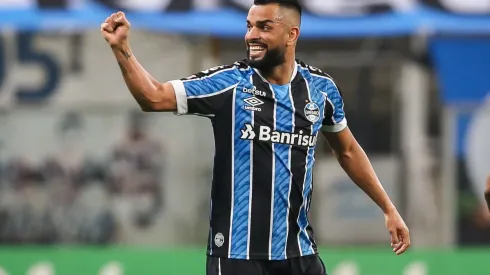 Pedro H. Tesch/AGIF – Maicon retorna ao Grêmio
