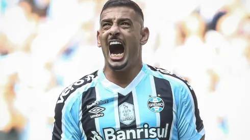 Pedro H. Tesch/AGIF – Diego Souza, atacante do Grêmio
