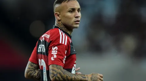 Foto: Thiago Ribeiro/AGIF – Éverton tem contrato no Flamengo até dezembro de 2026
