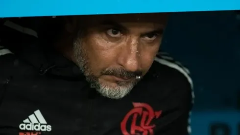 Foto: Jorge Rodrigues/AGIF – Vítor Pereira vive situação quase insustentável no Flamengo.
