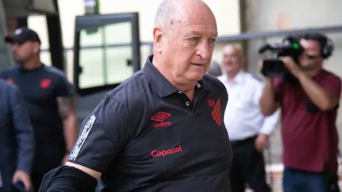 Foto: (Fernando Teramatsu/AGIF) - Foi especulado que Felipão poderia deixar o Athletico