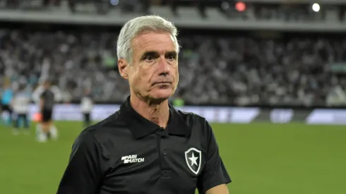 Foto: Thiago Ribeiro/AGIF – Luís Castro: técnico vive grande fase no Botafogo
