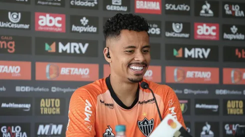 Rodrigo Caetano quer jovem volante paraguaio para substituir Allan no Atlético
