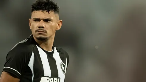 Foto: Jorge Rodrigues/AGIF – Tiquinho Soares: atacante perdeu pênalti em eliminação do Botafogo
