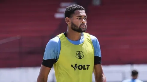 Foto: Reprodução das Redes Sociais Oficiais do Santa Cruz - Luiz Paim, zagueiro